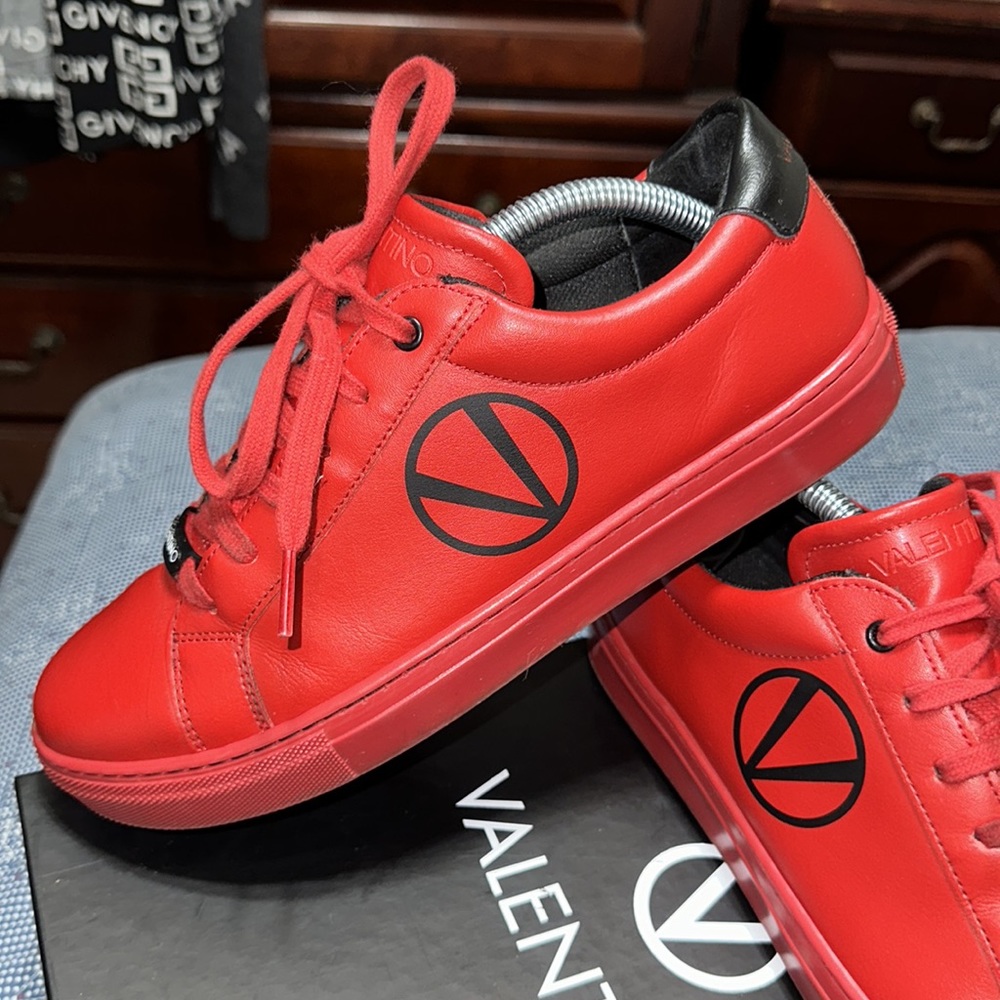 VALENTINO - Picture 3 of 7